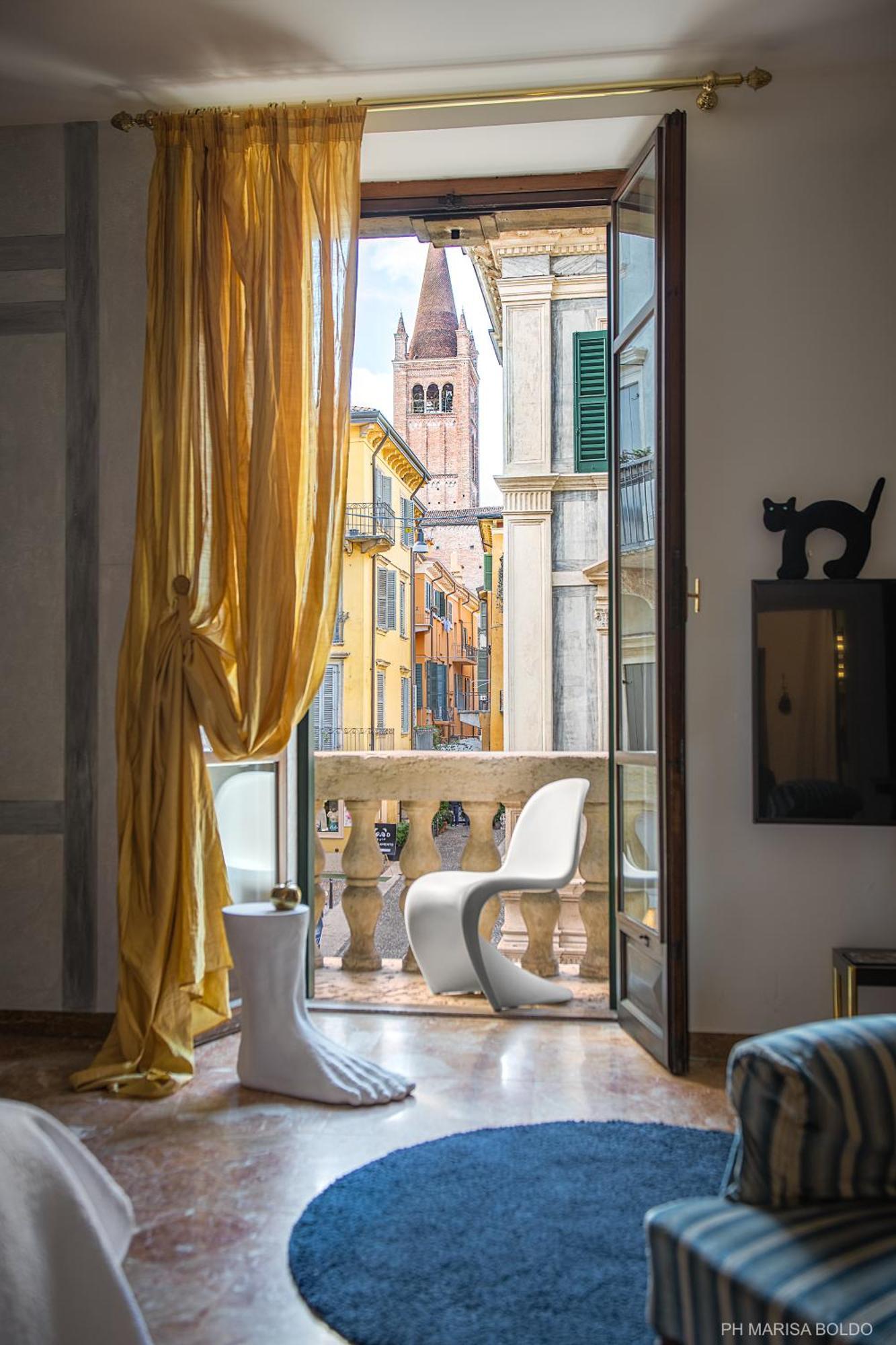 Billie'S Flat Red - Art & Design Apt In Verona Historic Centre Exterior photo